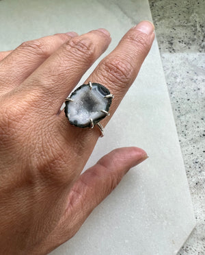 Geode Ring // size 8.5